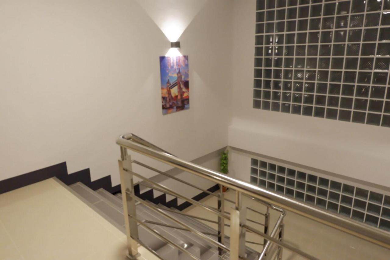 Nakarin Hotel Amnat Charoen Exterior foto